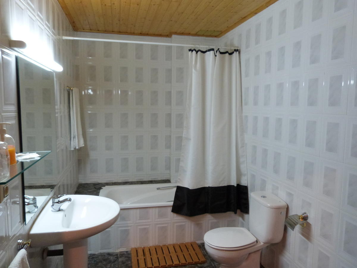 Ca L'Amadeu Otel Vilanova de Escornalbou Oda fotoğraf
