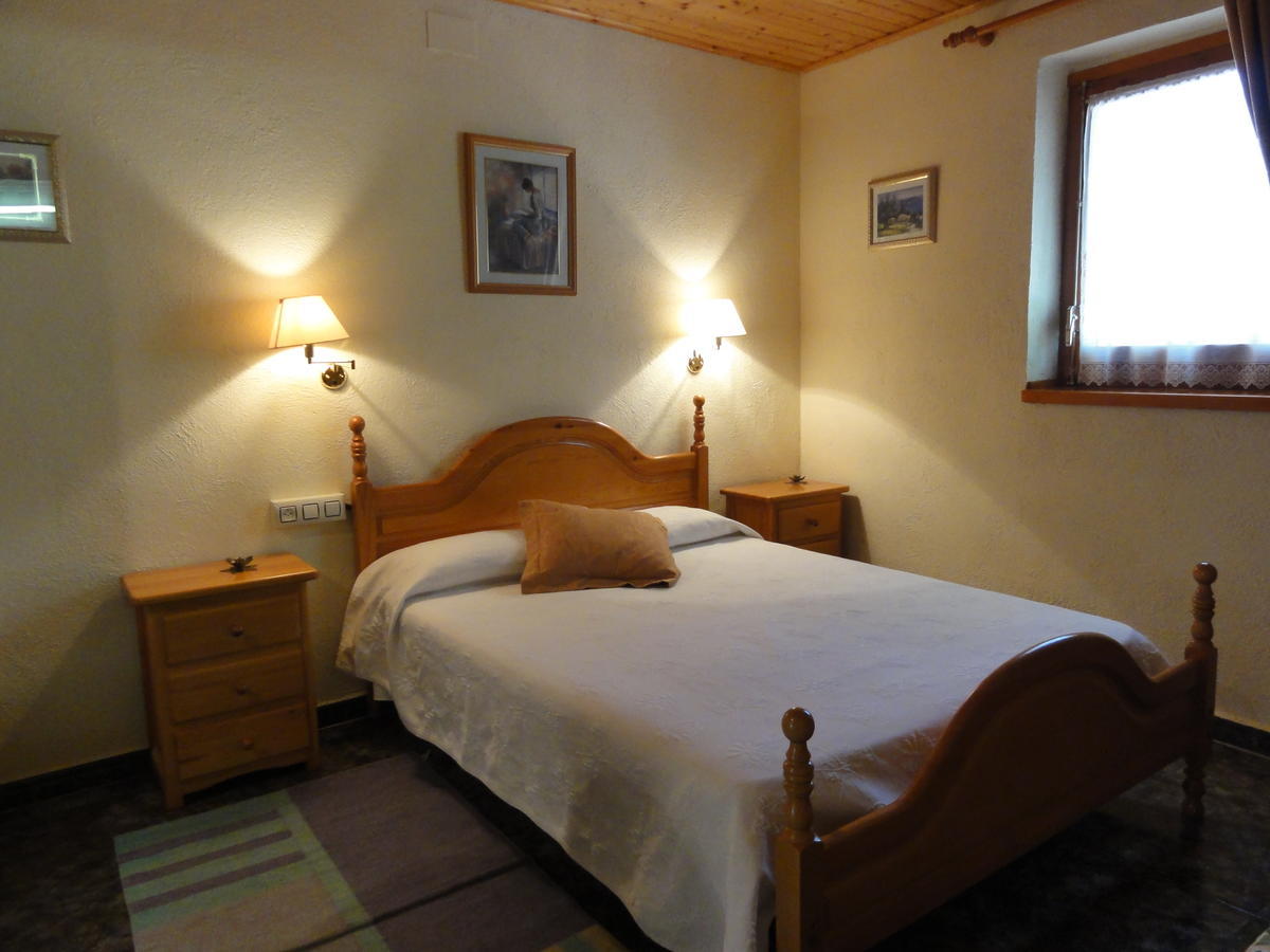 Ca L'Amadeu Otel Vilanova de Escornalbou Oda fotoğraf