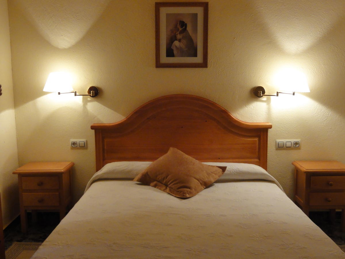Ca L'Amadeu Otel Vilanova de Escornalbou Oda fotoğraf