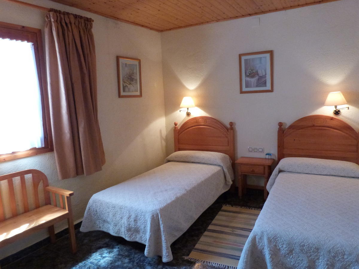 Ca L'Amadeu Otel Vilanova de Escornalbou Oda fotoğraf